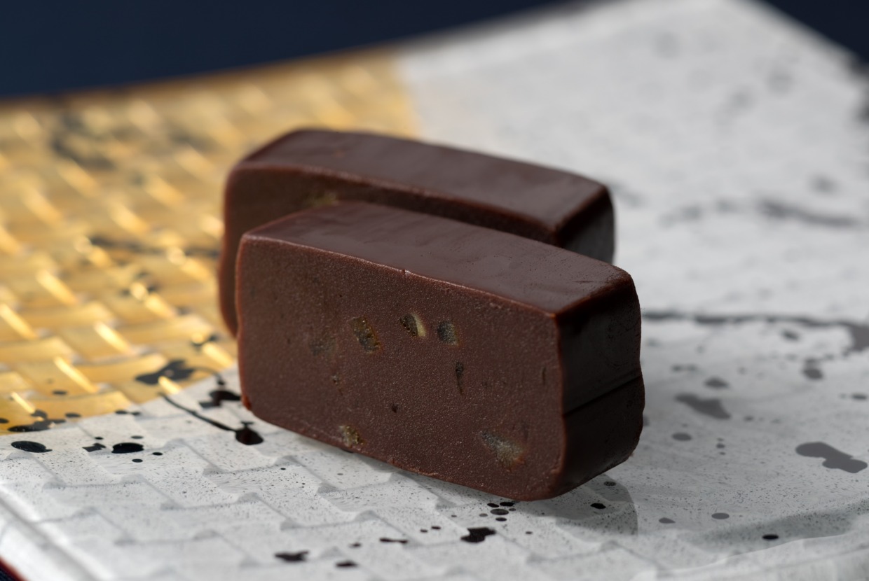 チョコ羊羹風流「月風」おれんじ【１本】　200g／株式会社食養の杜とやま